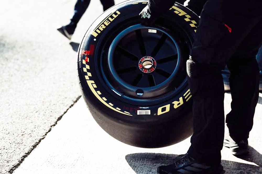 Las cubiertas de los neum&aacute;ticos en el filming day de Audi