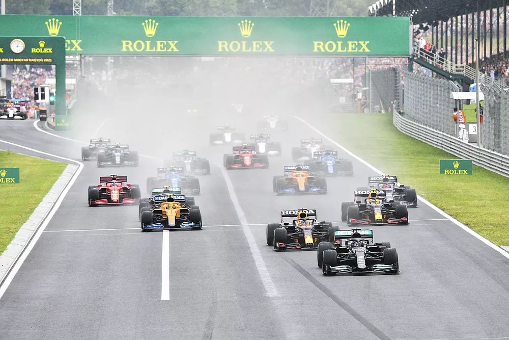 Arrancada Lewis Hamilton, Mercedes W12, Max Verstappen, Red Bull Racing RB16B, Sergio P&eacute;rez, Red Bull Racing RB16B, Lando Norris, McLaren MCL35M
