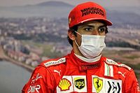 F1: Sainz lamenta forma como comissários da FIA "brincam com as posições"