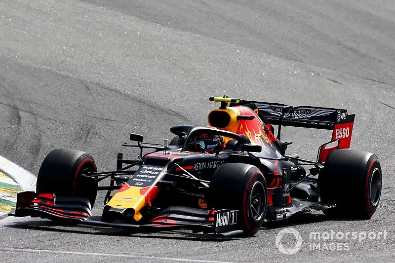 Alexander Albon, Red Bull RB15, Pierre Gasly, Toro Rosso STR14