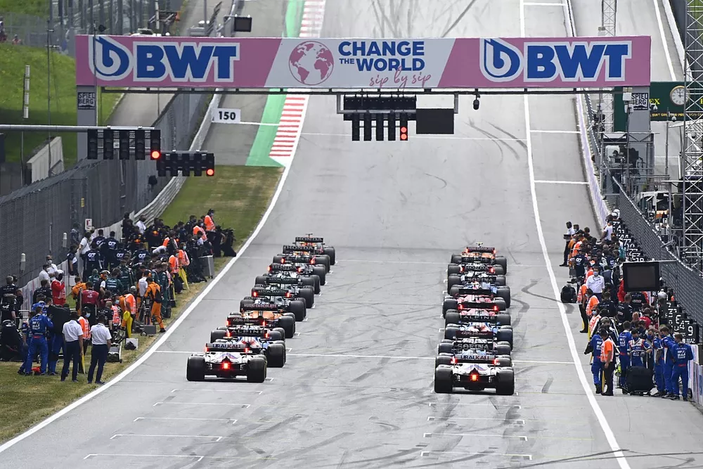 Max Verstappen, Red Bull Racing RB16B, Lando Norris, McLaren MCL35M