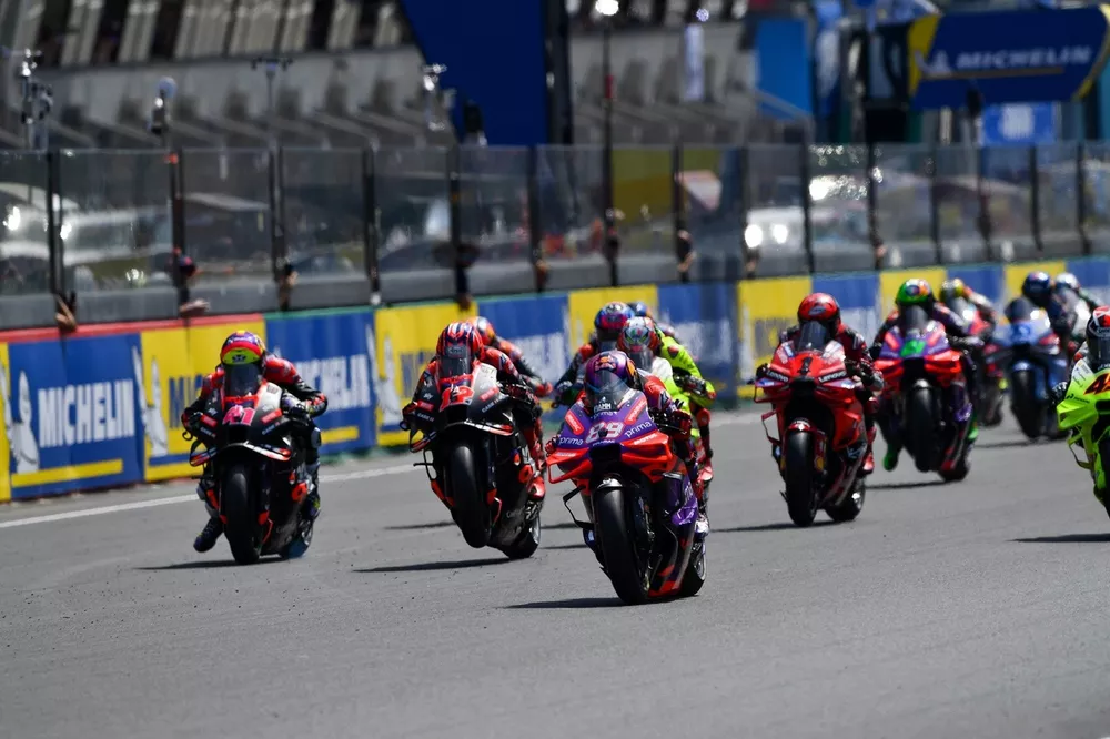 Jorge Martin, Pramac Racing leads at the start