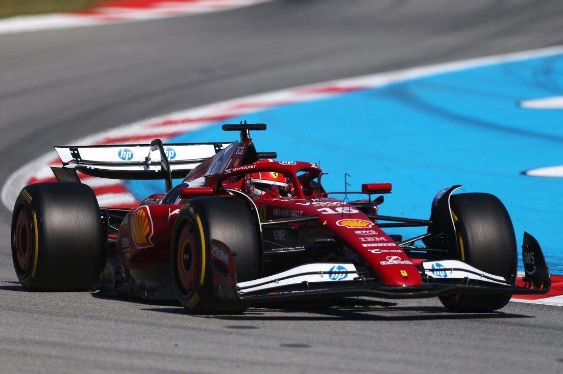 F1 | Ferrari: Leclerc scommette sulla gara. Sarà un set nuovo di Medium a fare la differenza?