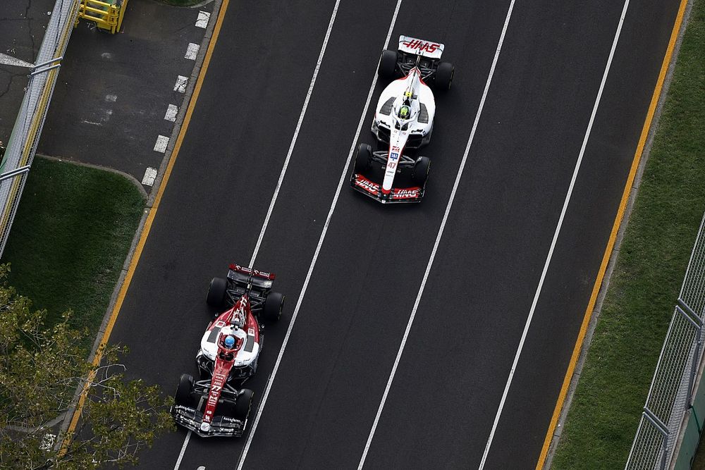 Valtteri Bottas, Alfa Romeo C42, Mick Schumacher, Haas VF-22