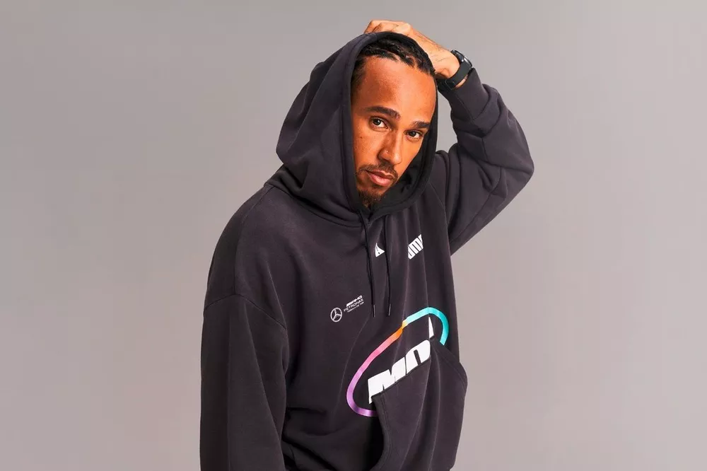 24SS_PR_MS_MAPF1-Mad-Dog-Jones_Lewis-Hamilton_M415178_16x9_2560x1440px