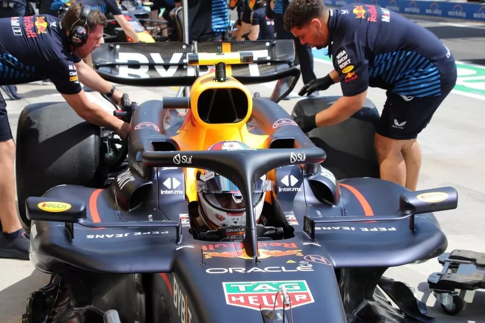 Sergio P&eacute;rez, Red Bull Racing RB20 
