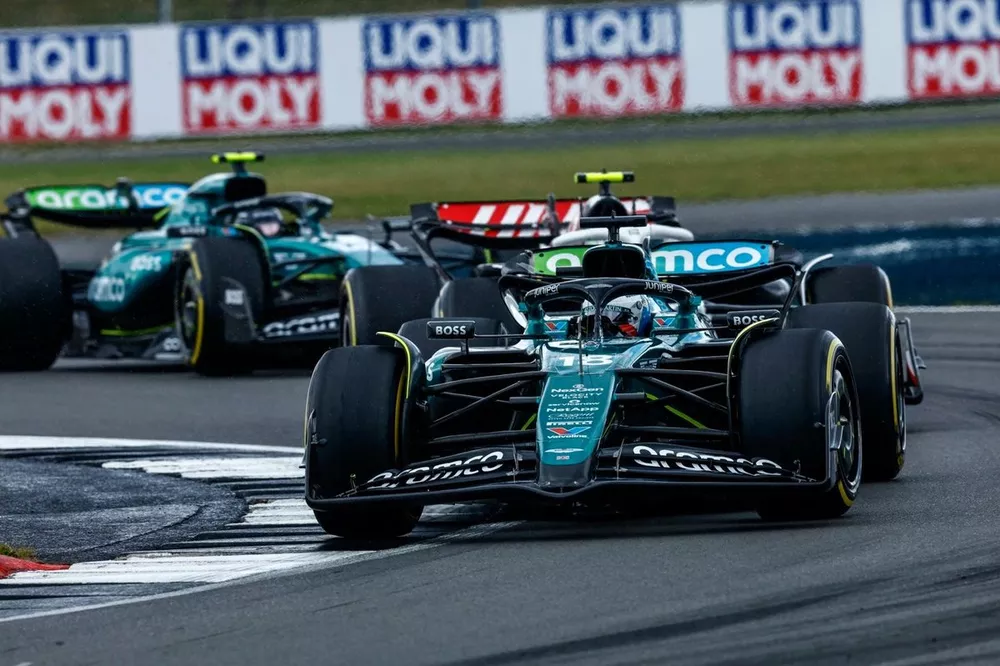 Lance Stroll, Aston Martin AMR24, Nico Hulkenberg, Haas VF-24, Fernando Alonso, Aston Martin AMR24