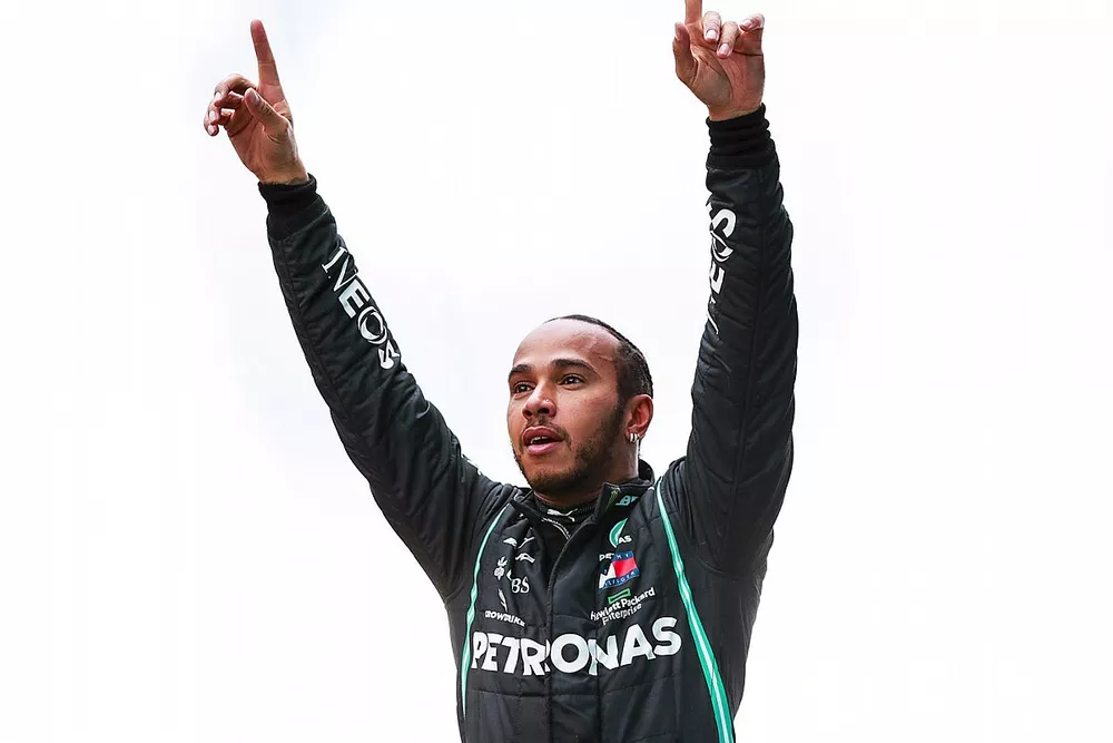 Ganador de la carrera y campe&oacute;n del mundo Lewis Hamilton, Mercedes F1