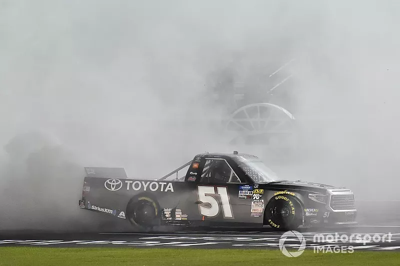 Race winner Greg Biffle, Kyle Busch Motorsports, Toyota Tundra