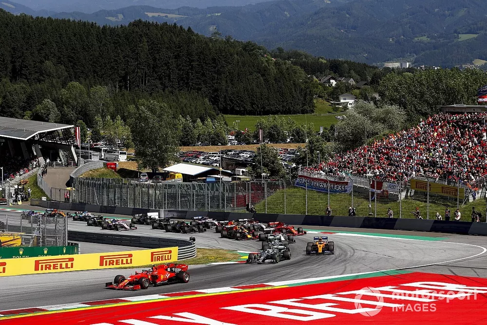 Arrancada Charles Leclerc, Ferrari SF90, Valtteri Bottas, Mercedes AMG W10, Lewis Hamilton, Mercedes AMG F1 W10 y Lando Norris, McLaren MCL34