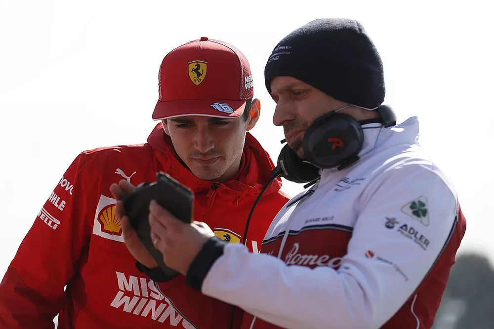 Charles Leclerc, Ferrari y Simone Resta, Alfa Romeo Racing