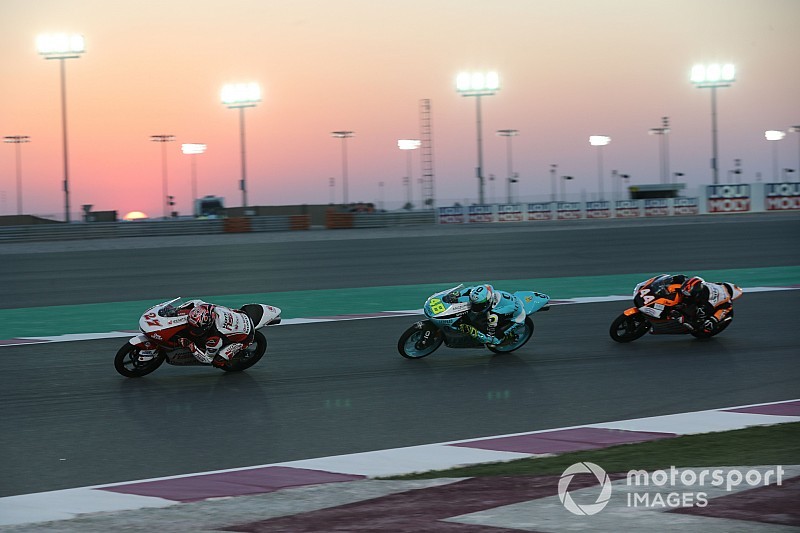 Moto3 in Katar: Kaito Toba gewinnt, Romano Fenati leistet sich Schnitzer