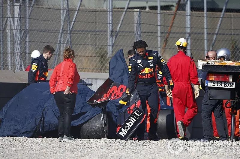 El coche accidentado de Pierre Gasly, Red Bull Racing RB15
