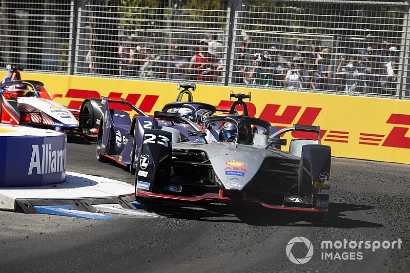 Buemi blames software problem for Santiago crash
