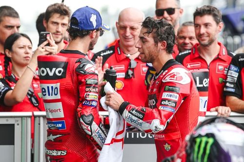 Ducati niega que haya &oacute;rdenes de equipo para ayudar a Bagnaia
