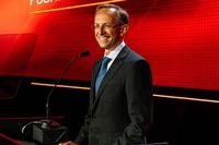 CEO de Ferrari contento con dos podios, pero con los pies en el suelo