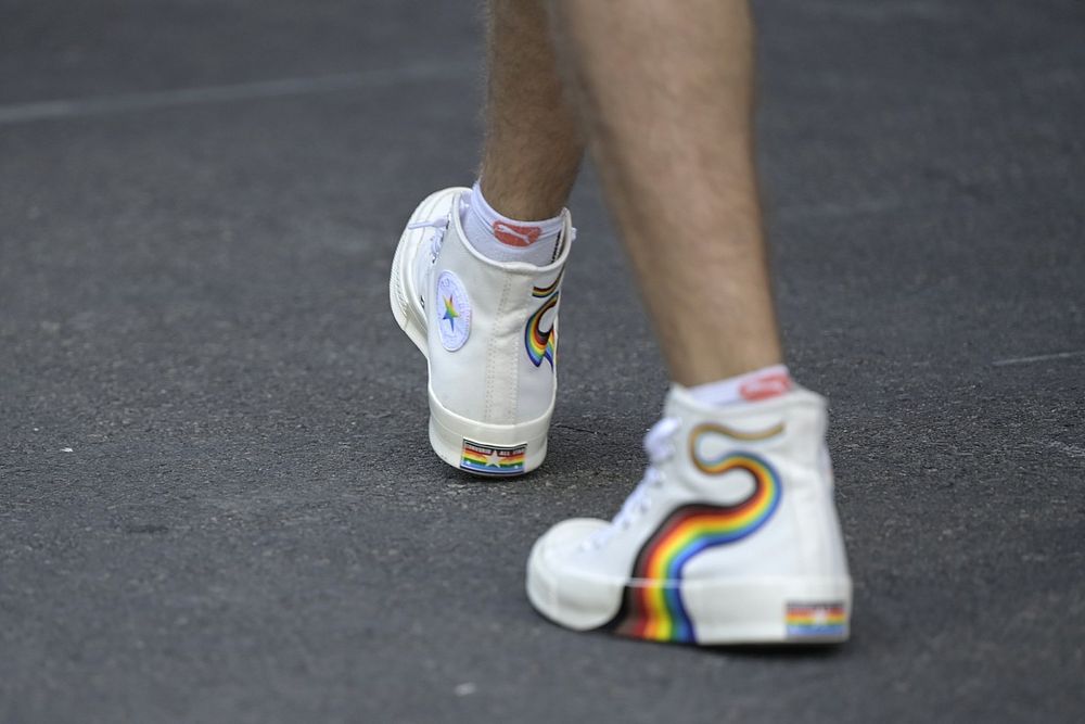 Sebastian Vettel, Aston Martin botas arco-íris