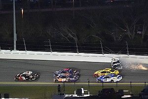 Almirola: "Le regresar&iacute;a el favor" a Austin Dillon por la victoria en las 500 de Daytona