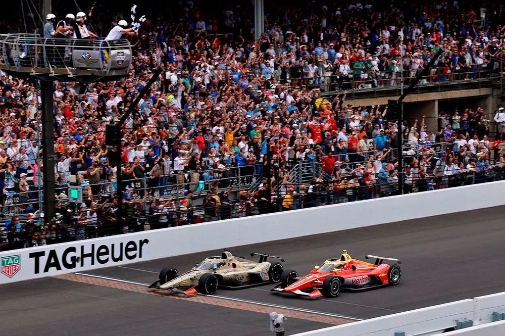 Felix Rosenqvist, Meyer Shank Racing w/ Curb Agajanian Honda, David Malukas, Team Penske Chevrolet