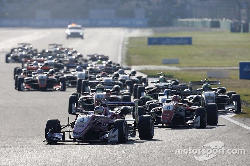 Maximilian Günther, Prema Powerteam Dallara F317 - Mercedes-Benz leads