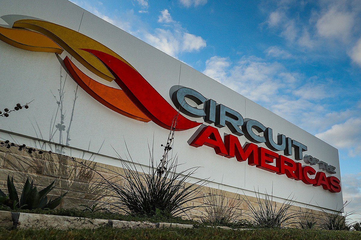 Skorpió az amerikai F1-es versenypályán