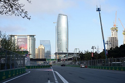 La FIA modifica l'ingresso in pit lane di Baku per le lamentele dei piloti