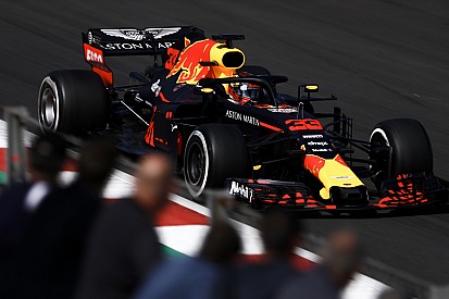 A Red Bull szerint a Renault gyengébb motorja miatt szenvednek