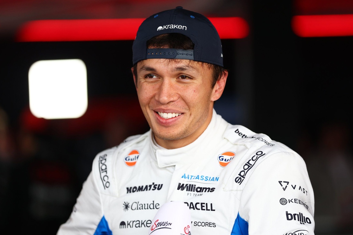 Alex Albon commits to Williams F1 team for 2027