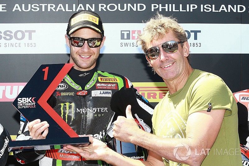 Ganador de la pole Jonathan Rea, Kawasaki Racing with Troy Bayliss