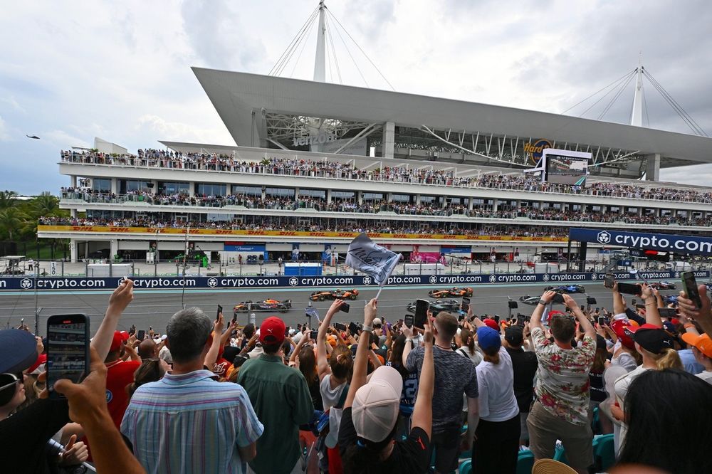 Lando Norris, McLaren, Oscar Piastri, McLaren, Max Verstappen, Red Bull Racing, Andrea Kimi Antonelli, Mercedes