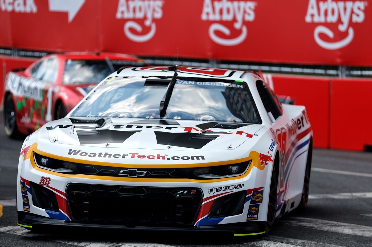 NASCAR Cup: Shane van Gisbergen segura Gibbs e vence nas ruas de Chicago