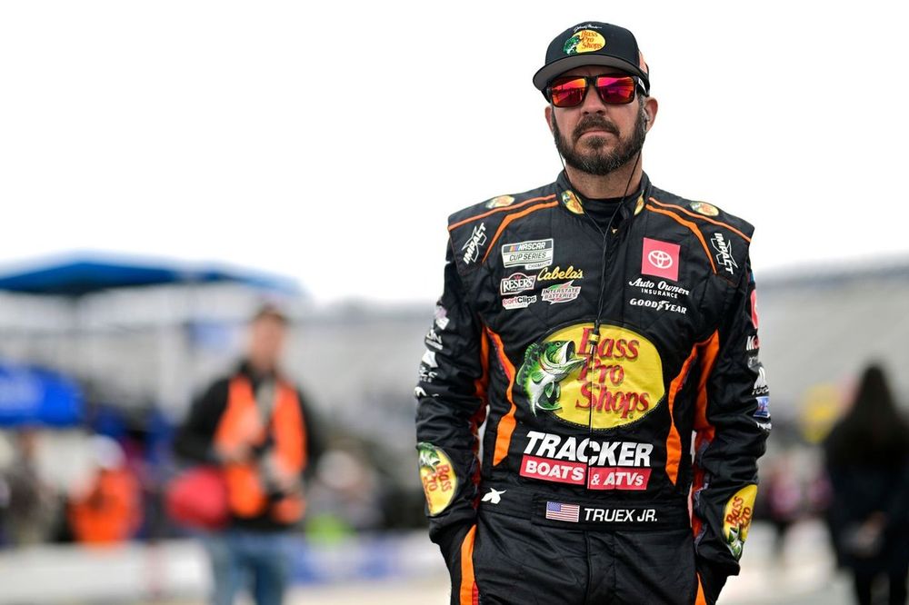 Martin Truex Jr, Joe Gibbs Racing, Bass Pro Shops Toyota Camry