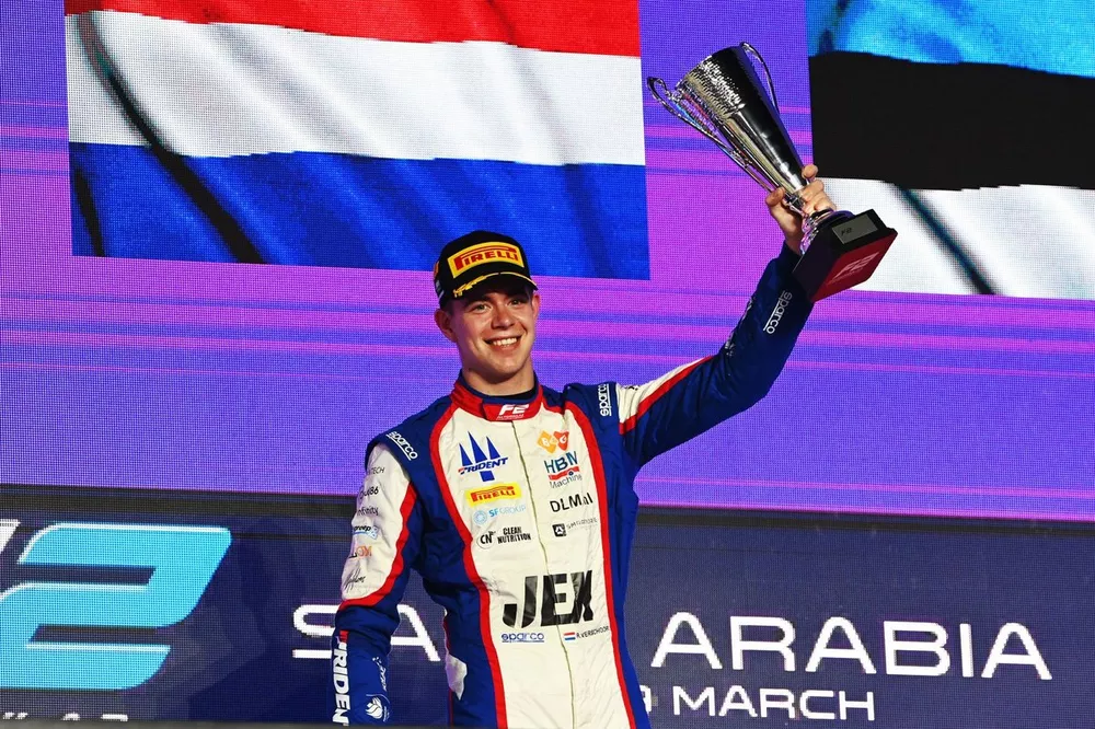 Richard Verschoor, Trident, 1st position, lifts the winners trophy
