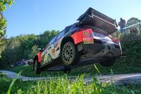 Neuville i Evans na r&oacute;wno, popis Ogiera