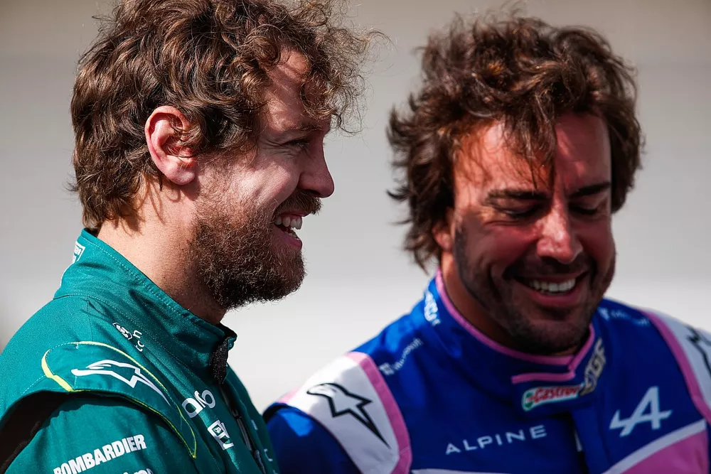 Sebastian Vettel, Aston Martin and Fernando Alonso, Alpine F1 Team
