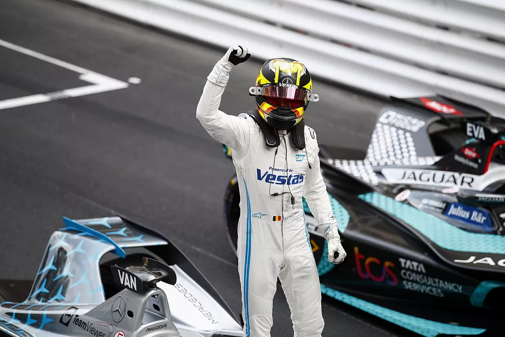 Stoffel Vandoorne, Mercedes-Benz EQ, 1st position, celebrates
