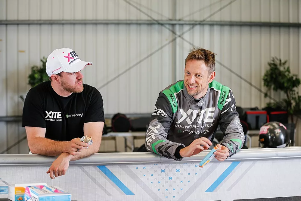 Jenson Button and Oliver Bennett, Xite Energy Racing