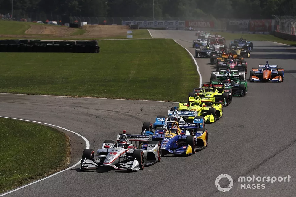 Will Power, Team Penske Chevrolet leads at the start