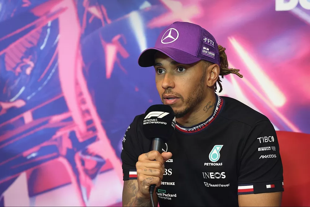 Lewis Hamilton, Mercedes-AMG, 3&ordf; posici&oacute;n, en la rueda de prensa