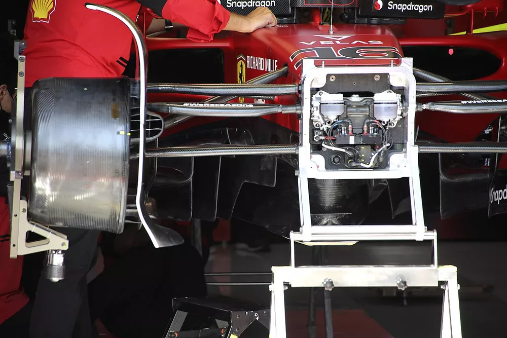 Ferrari F1-75 front brake