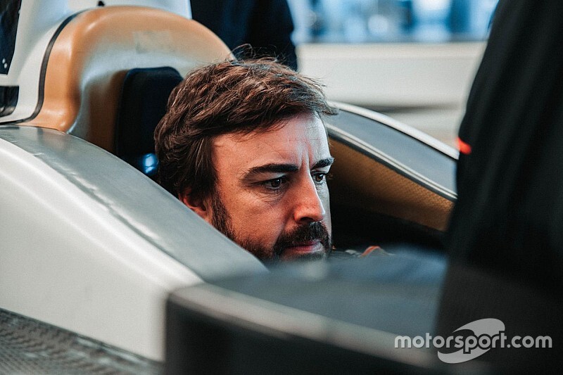 Alonso, Indy 500 öncesinde McLaren'da koltuk ayarı yaptırdı