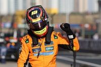 Piastri se estrena con la pole de China y Russell rompe el dominio papaya; Alonso y Sainz, fuera en Q2