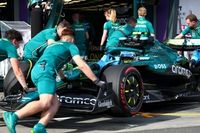 Alonso decide no dar pistas sobre el primer viernes de Aston Martin F1