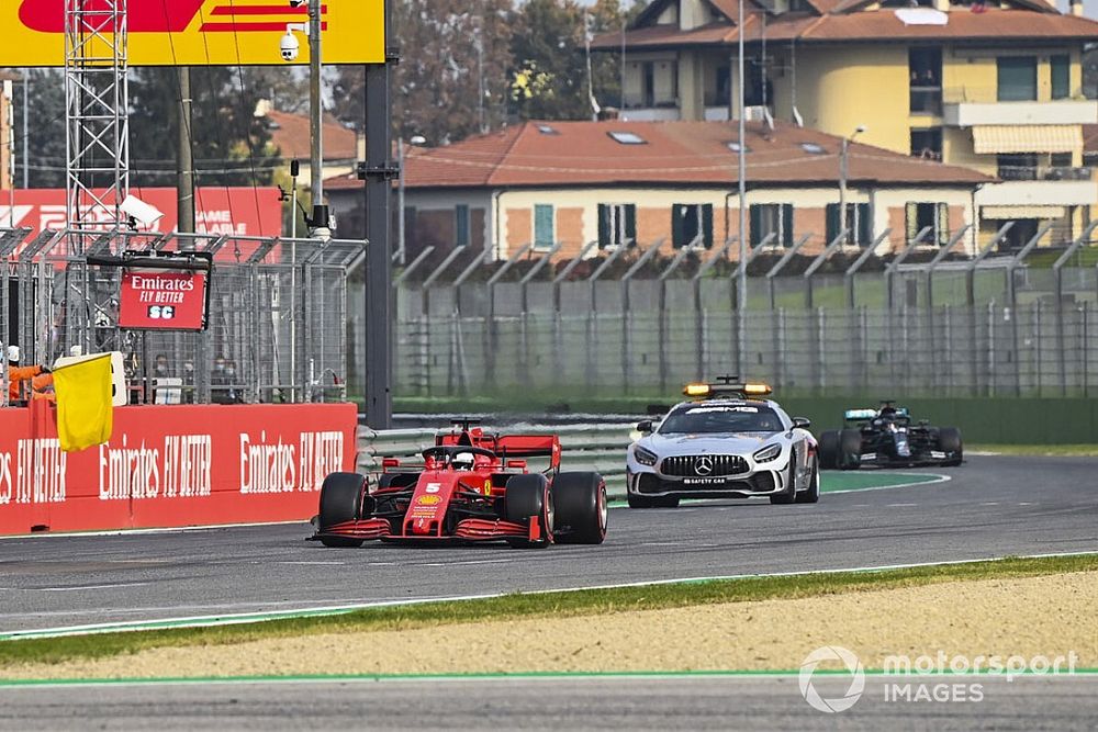 Safety car unlapping requirement "embarrassing" Vettel