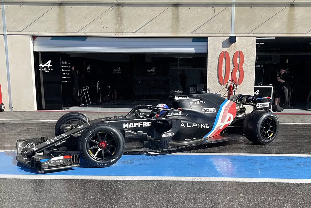 Daniil Kvyat, Alpine F1, teste les pneus Pirelli 18 pouces
