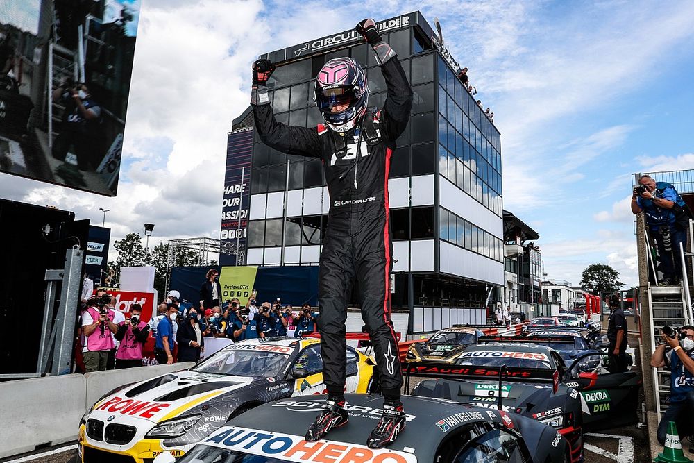 Race winner Kelvin van der Linde, Abt Sportsline