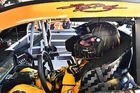 Busch al frente el viernes en Phoenix y Suárez 11°