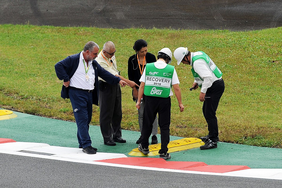 赤旗中断の原因となった黄色いバンプ、FP2後に全て撤去