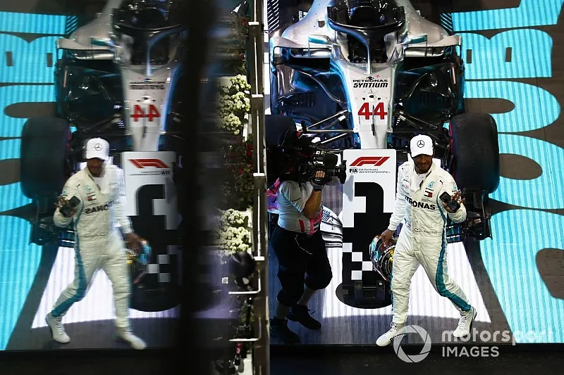 Lewis Hamilton, Mercedes AMG F1 W09 EQ Power+, celebra despu&eacute;s de ganar la carrera