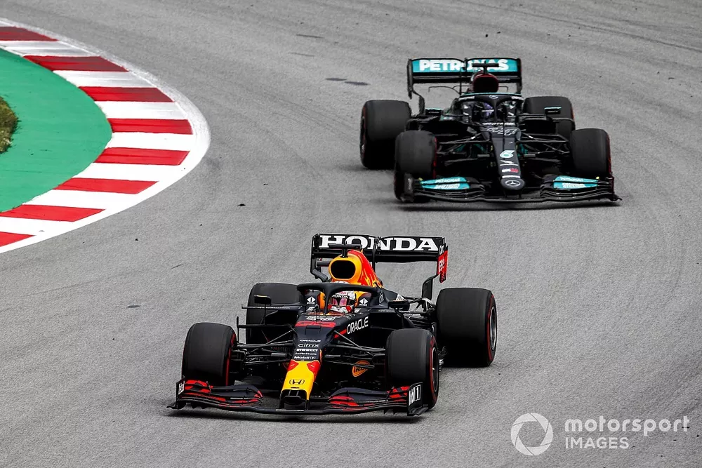 Max Verstappen, Red Bull Racing RB16B, Lewis Hamilton, Mercedes W12